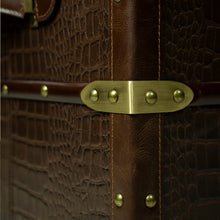 Load image into Gallery viewer, Heritage Mini Streamer Trunk - Brown