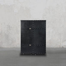 Load image into Gallery viewer, Heritage Trunk Bar - Black