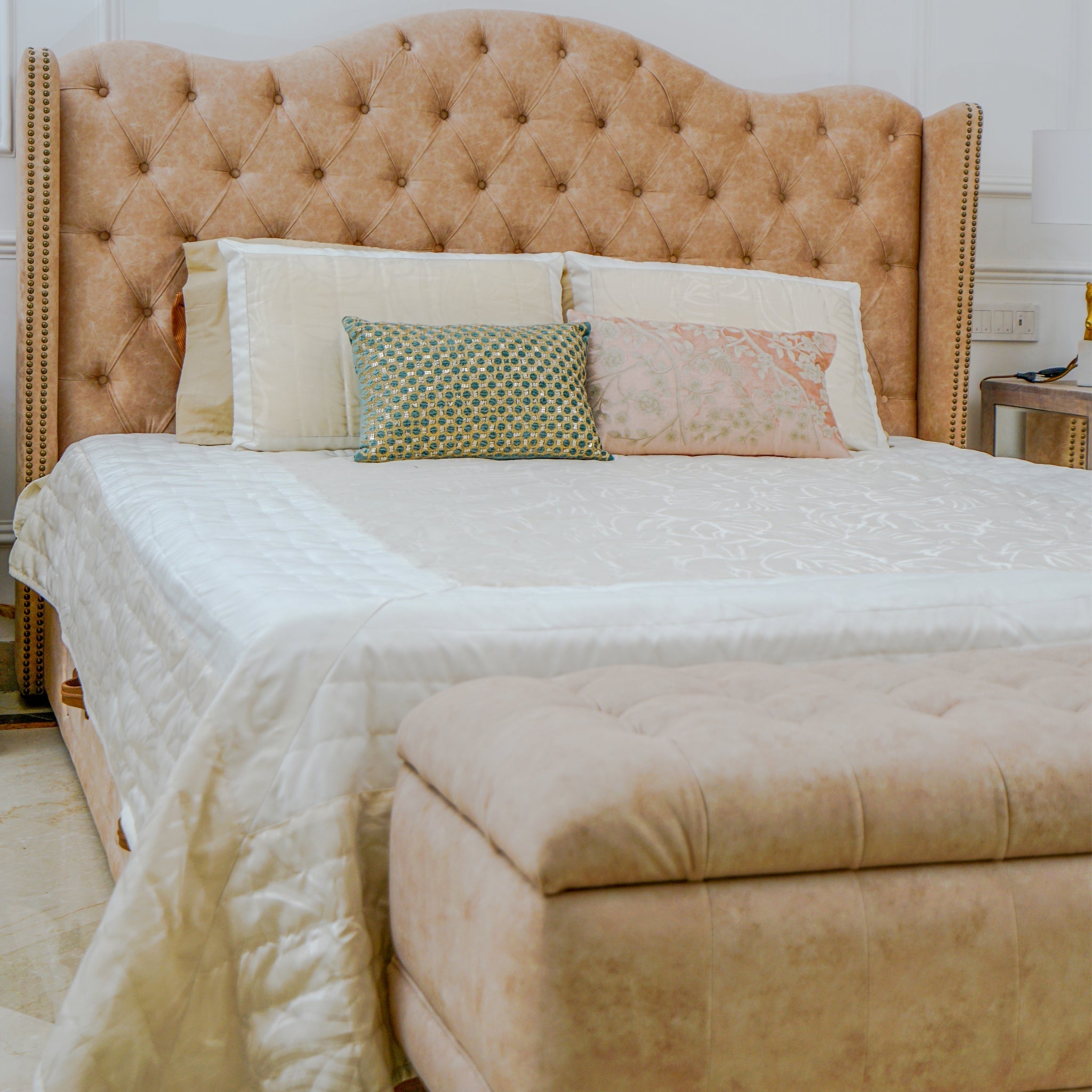 Heritage Wing Back Bed