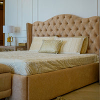 Heritage Wing Back Bed