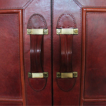 Load image into Gallery viewer, London Telephone Booth Portable Bar
