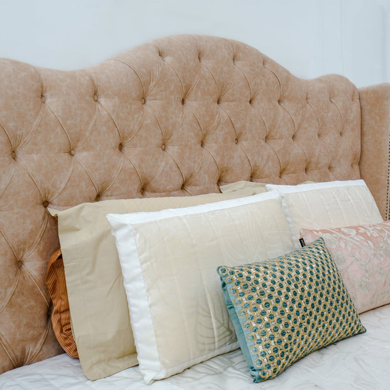 Heritage Wing Back Bed