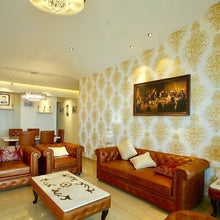 Load image into Gallery viewer, Gentleman&#39;s Club Three Seater Chesterfield Sofa
