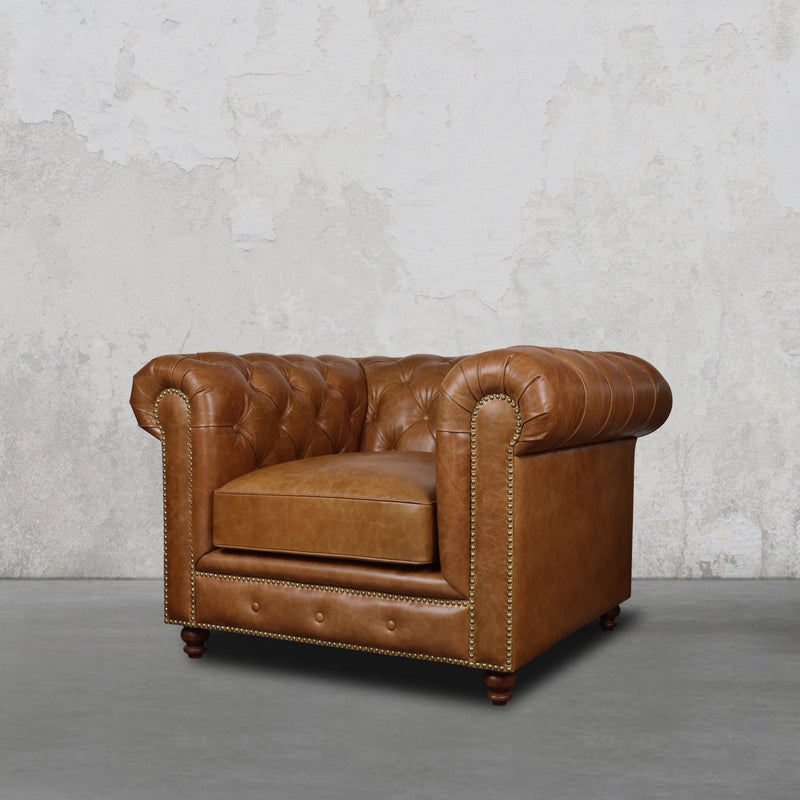 Gentleman's Club Single Seater Chesterfield Sofa