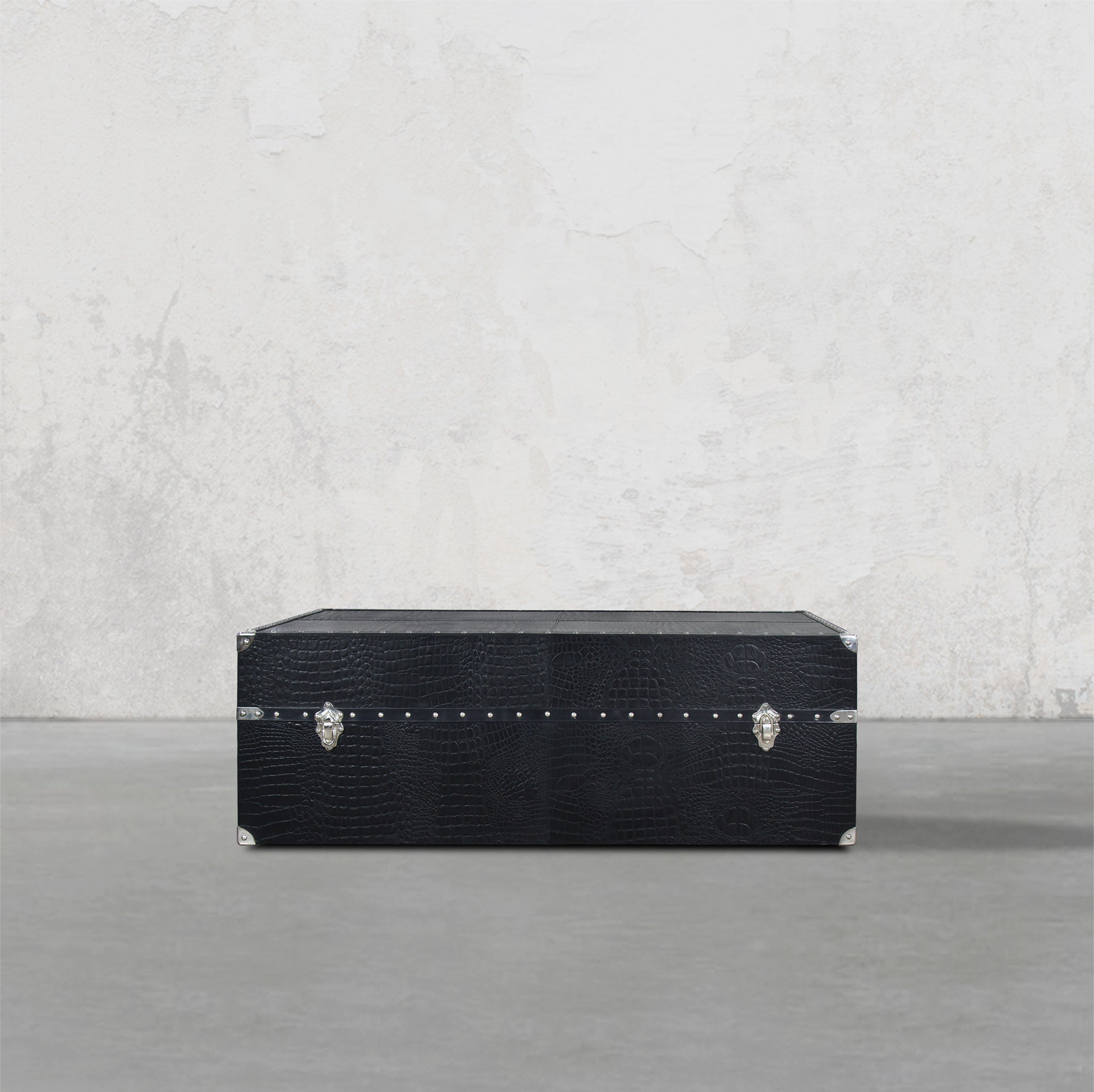 Vintage Trunk Coffee Table in Black Leather